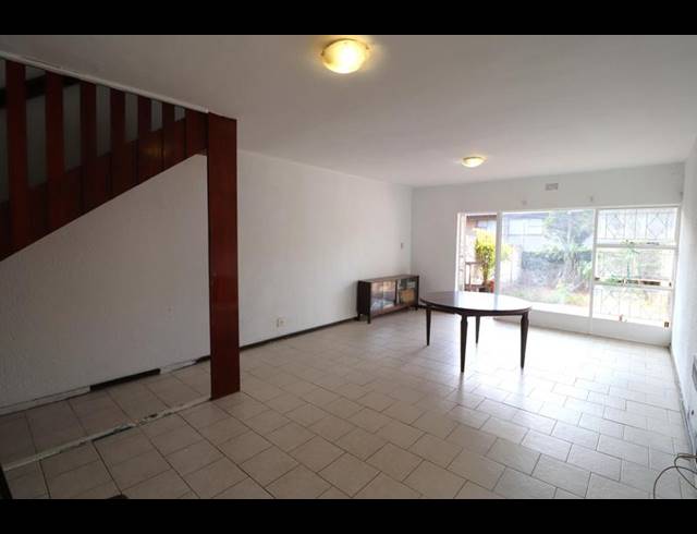 2 BEDROOM PROPERTY TO RENT IN WINDSOR WEST